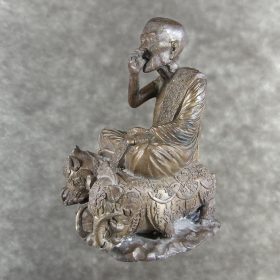 Alternative view of LP Kalong Bucha Nang Moo Ha Niu, 2017