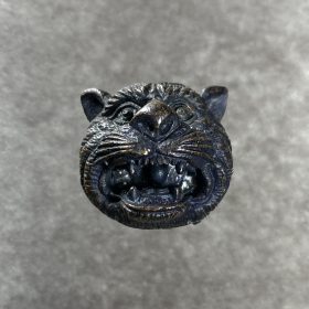 Alternative view of Luang Pho Pern Look Om Suea, B.E. 2545