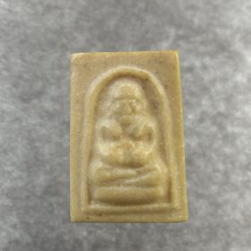 Alternative view of Luang Pho Pern Phra Sankachai Nuea Pong Run Raek, B.E. 2509