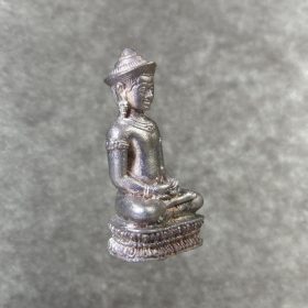 Alternative view of Luang Pho Koon Phra Kring Lopburi Anurak Tschat B.E.2538/A.D.1995