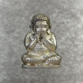 Luang Pho Koon Phra Pidta Heng Khun Heng Nuea Ngoen B.E.2536/A.D.1993